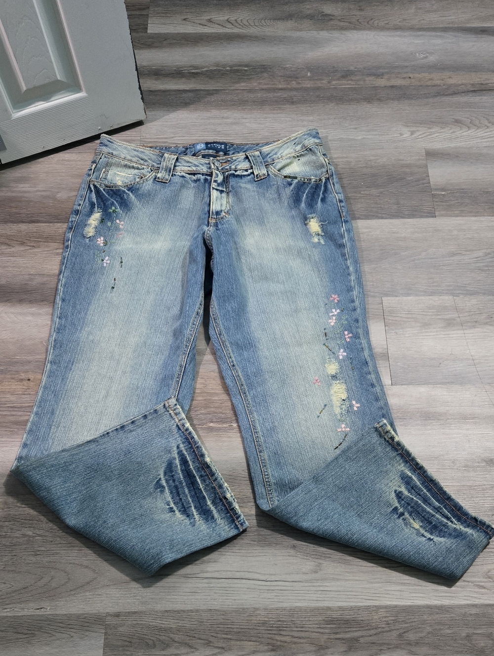 Avenue Blues Y2K Embroidered Distressed Flare Jeans - Size 14